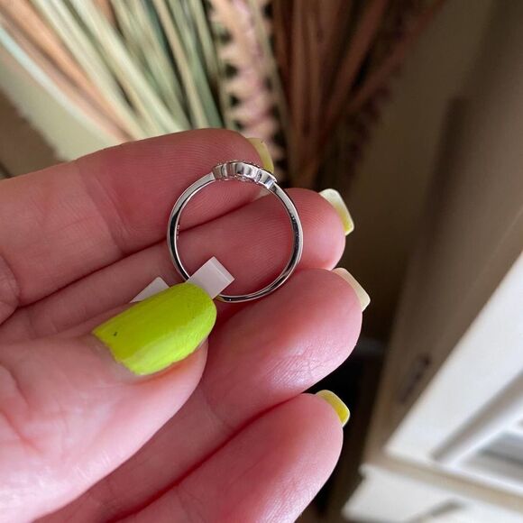 Cubic Zirconia Plus Sign Shape Sterling Silver Ring Size 51/2 - Picture 7 of 7